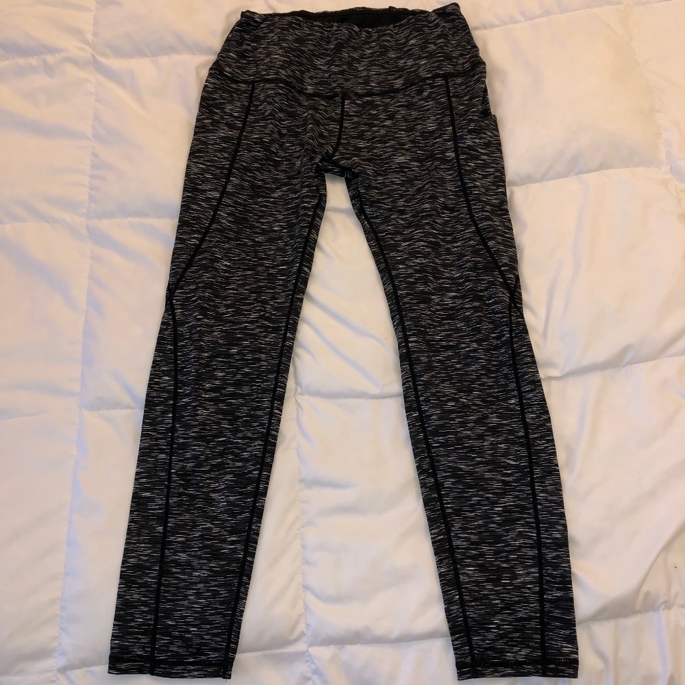 Athletic leggings